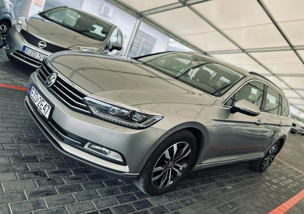 Volkswagen Passat cena 46900 przebieg: 225000, rok produkcji 2015 z Radom małe 781